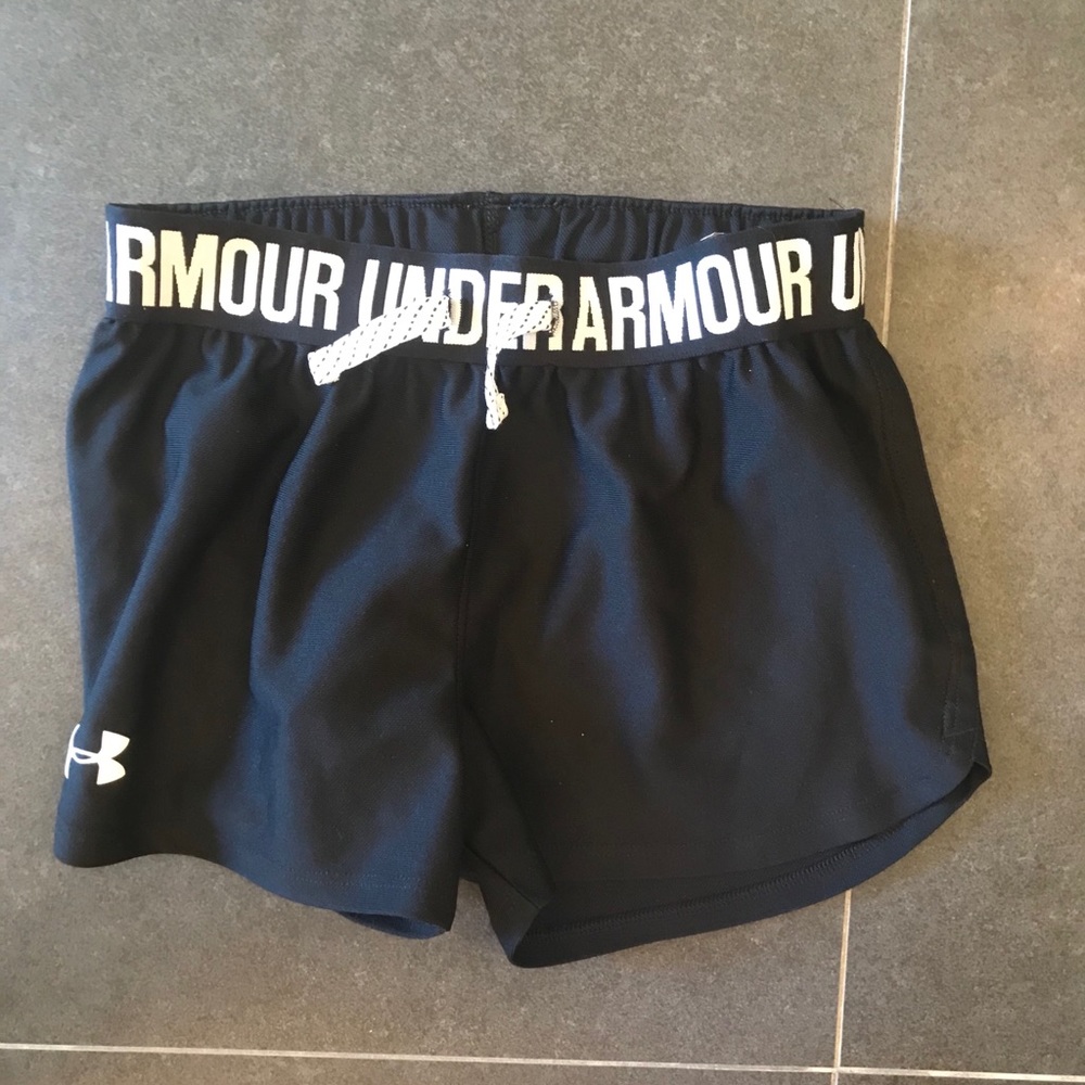 Black under amour shorts